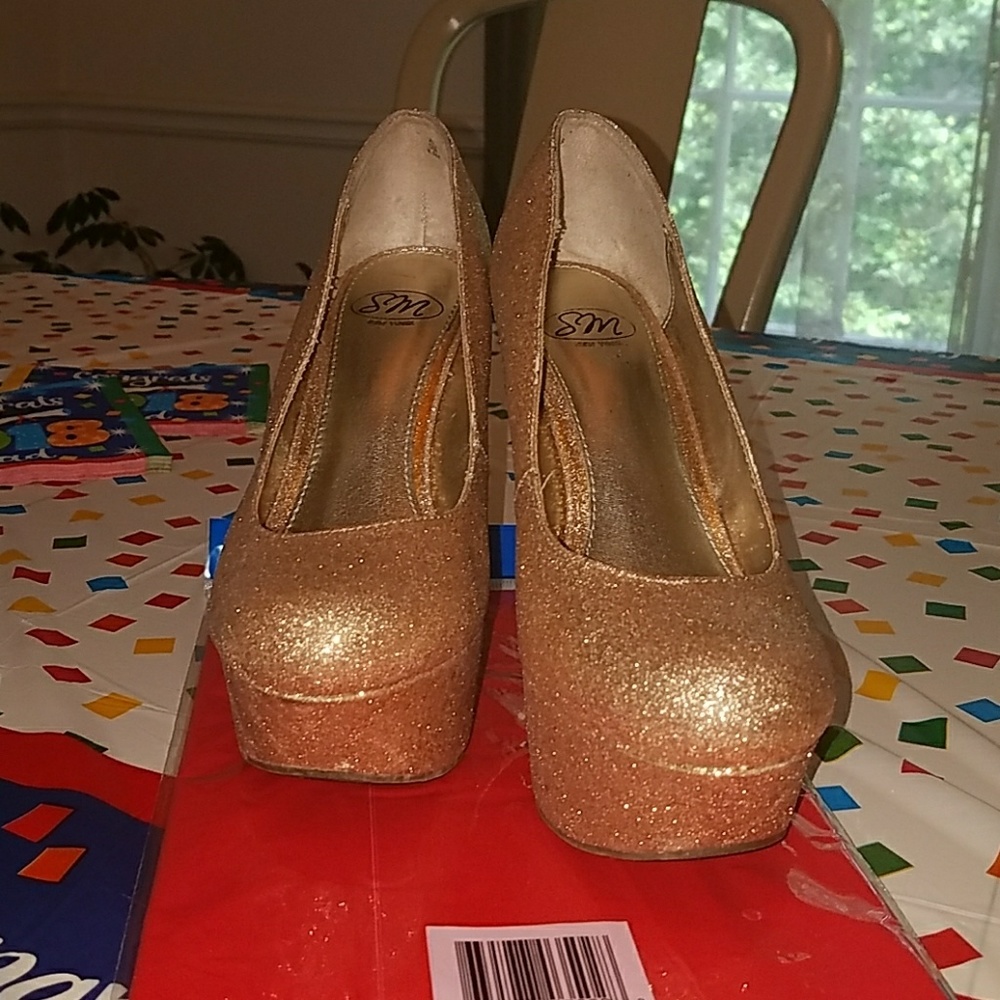 Gold Wedges